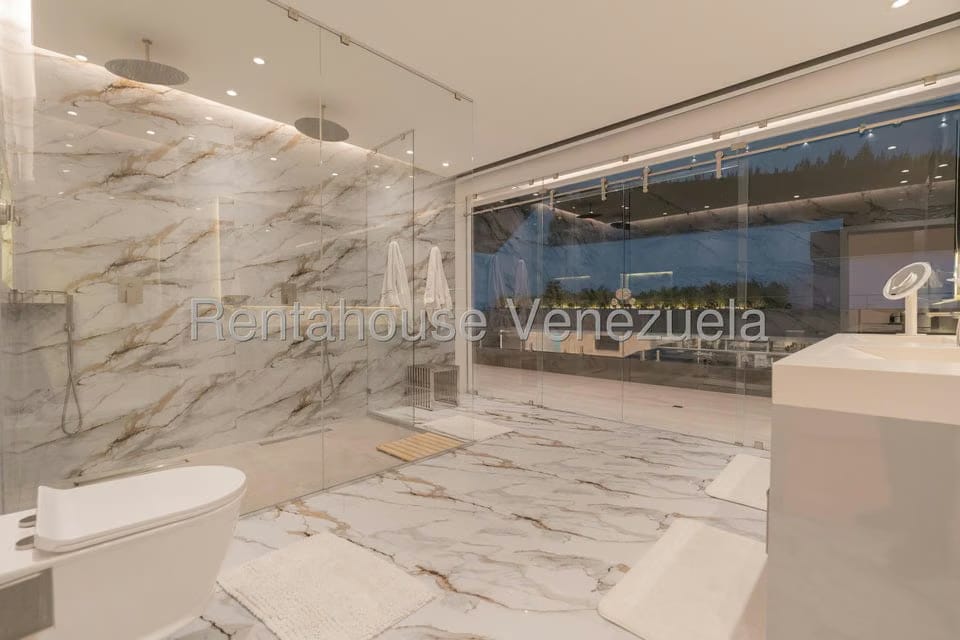 Casa (Duplex) en Venta en Prados del Este, Distrito Metropolitano - 64