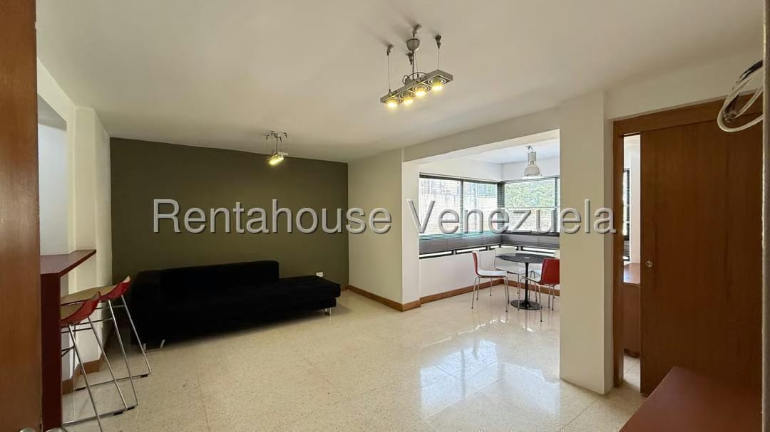 Apartamento (1 Nivel) en Alquiler en Lomas de Las Mercedes, Distrito Metropolitano - 4