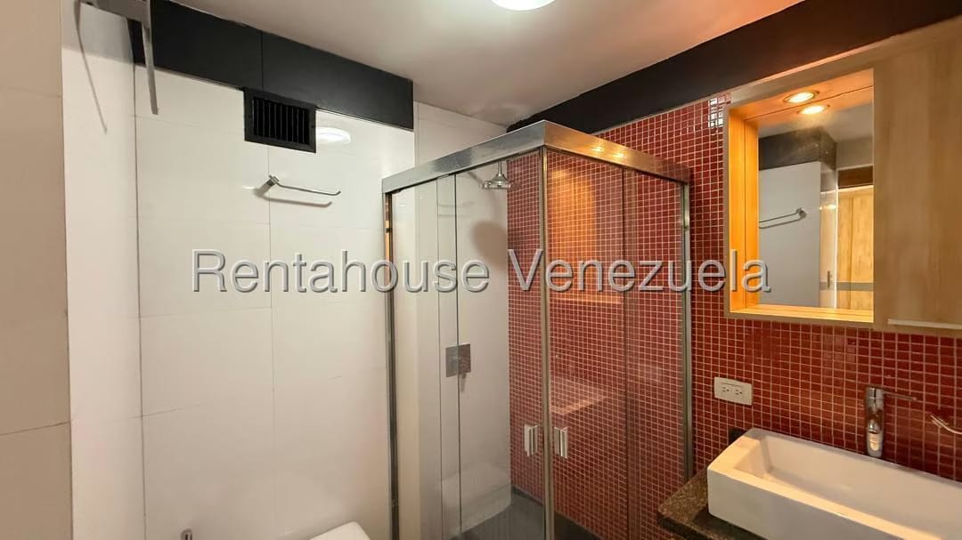 Apartamento (1 Nivel) en Alquiler en Lomas de Las Mercedes, Distrito Metropolitano - 9