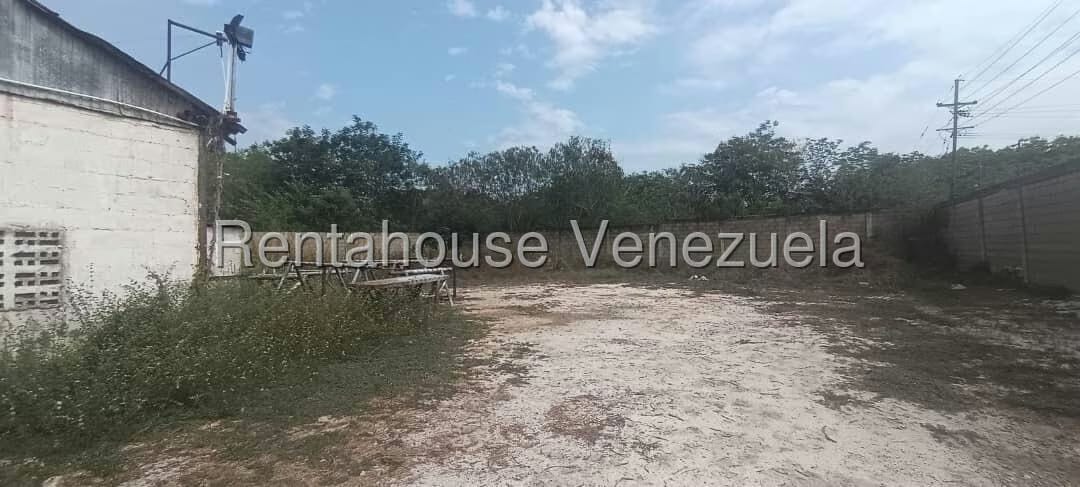 Comercial (Galpon - Deposito) en Alquiler en Av 34, Zulia - 13