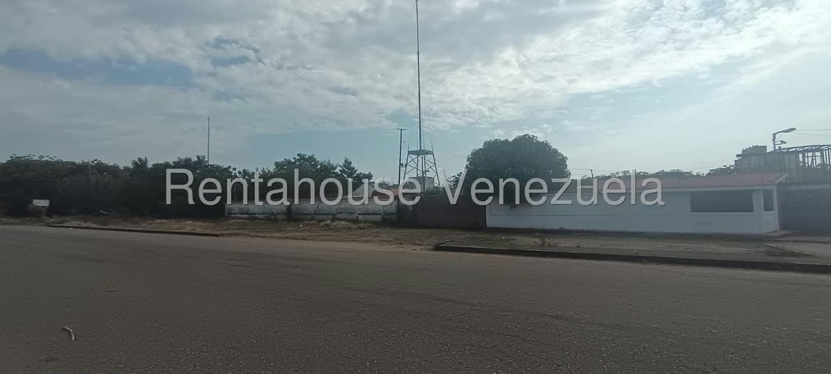 Comercial (Galpon - Deposito) en Alquiler en Av 34, Zulia - 16