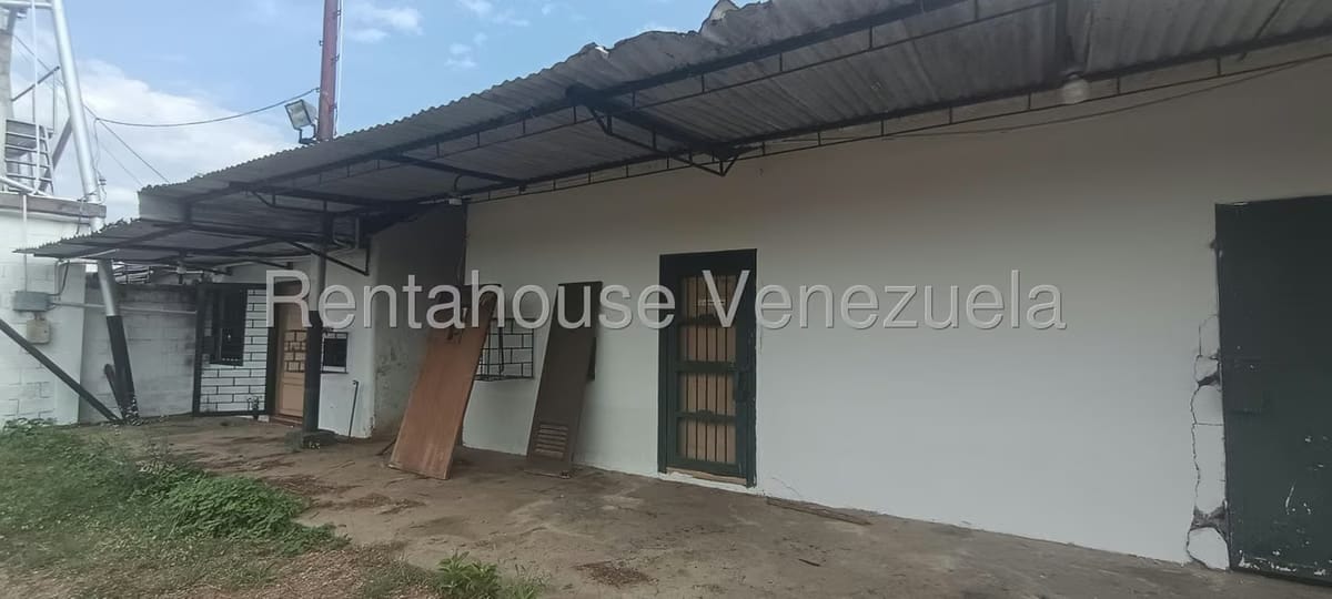 Comercial (Galpon - Deposito) en Alquiler en Av 34, Zulia - 10