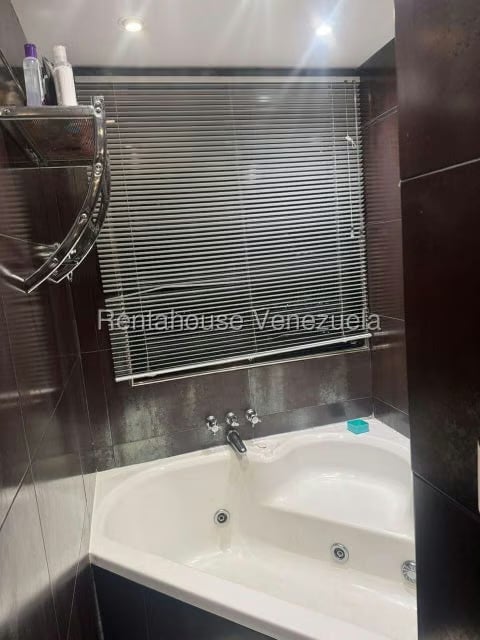 Apartamento (1 Nivel) en Venta en Parque Caiza, Distrito Metropolitano - 11