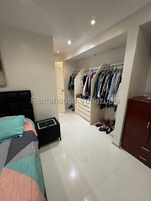 Apartamento (1 Nivel) en Venta en Parque Caiza, Distrito Metropolitano - 17