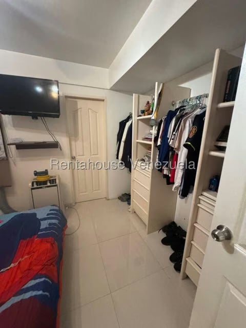 Apartamento (1 Nivel) en Venta en Parque Caiza, Distrito Metropolitano - 19