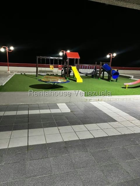 Apartamento (1 Nivel) en Venta en Parque Caiza, Distrito Metropolitano - 24