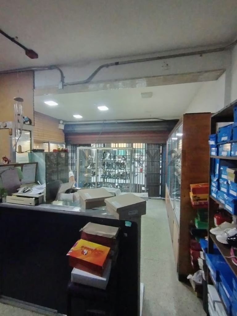 VENTA LOCAL A PIE DE CALLE EN MERCADO MUNICIPAL DE SAN MARTÍN , CARACAS. - 16