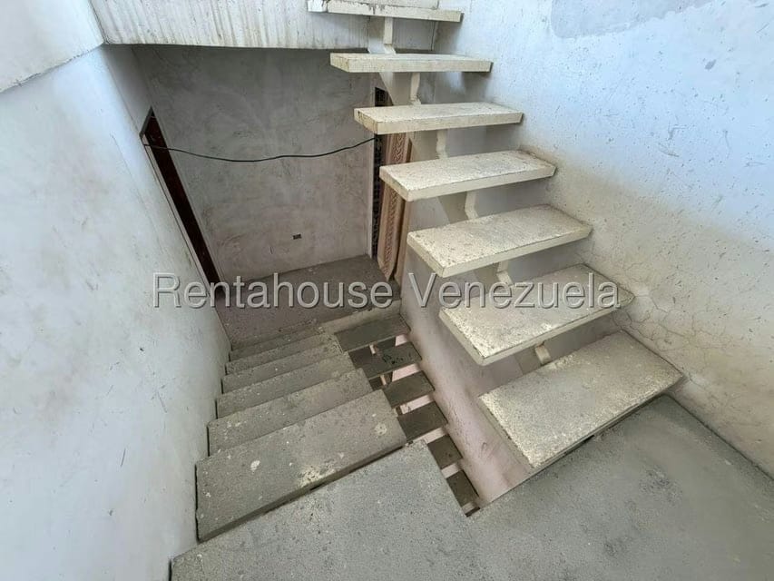 Townhouse (Multiples Niveles) en Venta en Avenida Intercomunal, Zulia - 5