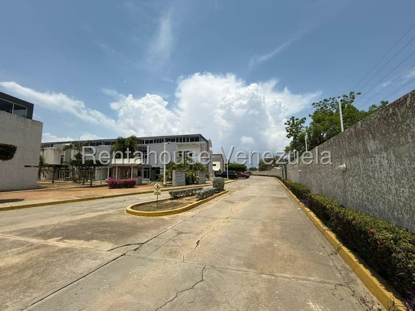 Townhouse (Multiples Niveles) en Venta en Avenida Intercomunal, Zulia - 9