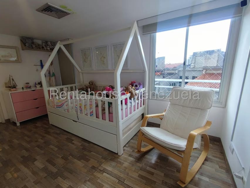 Apartamento (Duplex) en Venta en Los Samanes, Distrito Metropolitano - 50