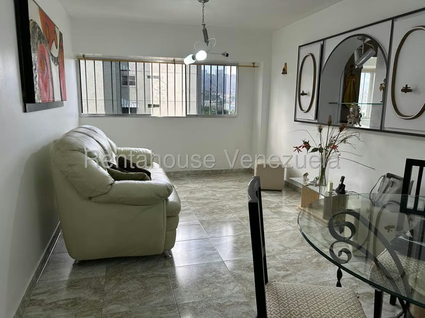 Apartamento (1 Nivel) en Alquiler en Montalban II, Distrito Metropolitano - 11