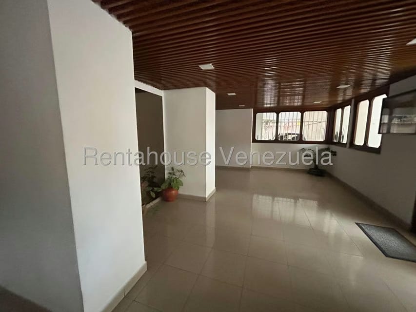 Apartamento (1 Nivel) en Alquiler en Montalban II, Distrito Metropolitano - 4