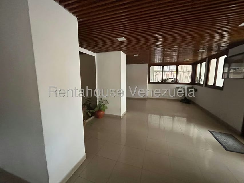 Apartamento (1 Nivel) en Alquiler en Montalban II, Distrito Metropolitano - 4