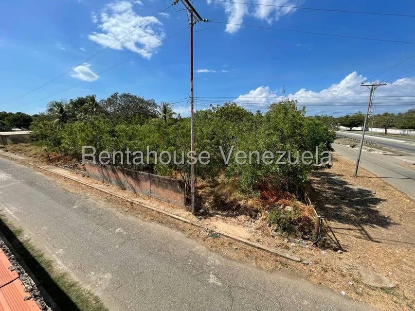Terreno (Comercial) en Venta en Avenida Intercomunal, Zulia - 2