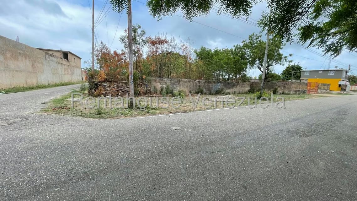 Terreno (Comercial) en Venta en Avenida Intercomunal, Zulia - 3