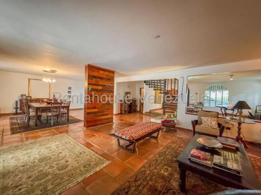 Casa en Venta en Cumbres de Curumo Caracas - 2