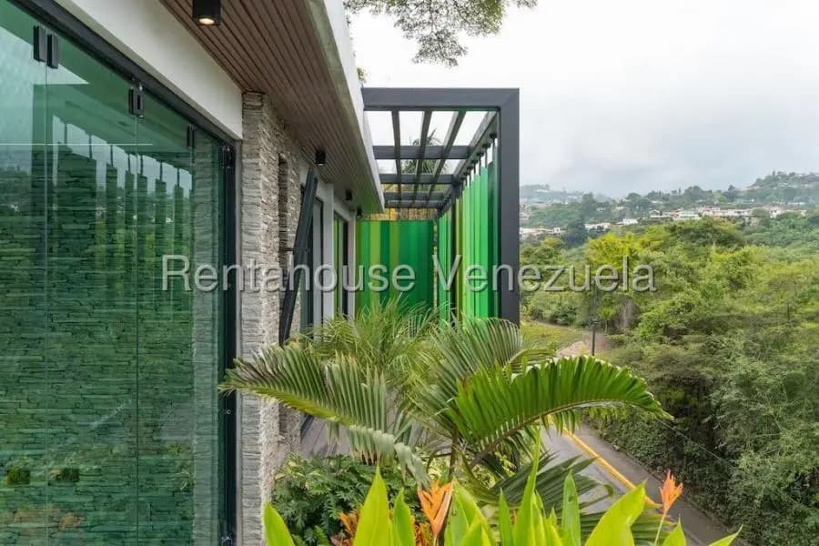 Casa en Venta en Chuao Caracas