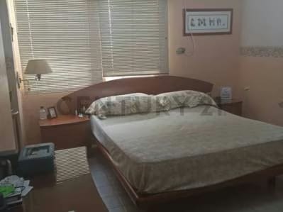 CASA-QUINTA URB. EL ROSAL SUR - 4