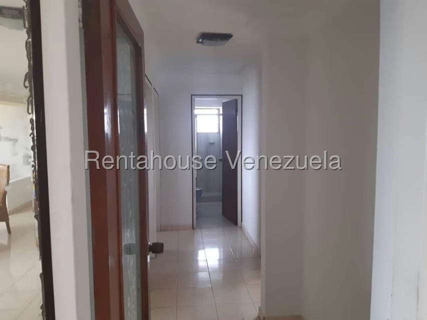 Apartamento (1 Nivel) en Venta en Lomas de Prados del Este, Distrito Metropolitano - 3