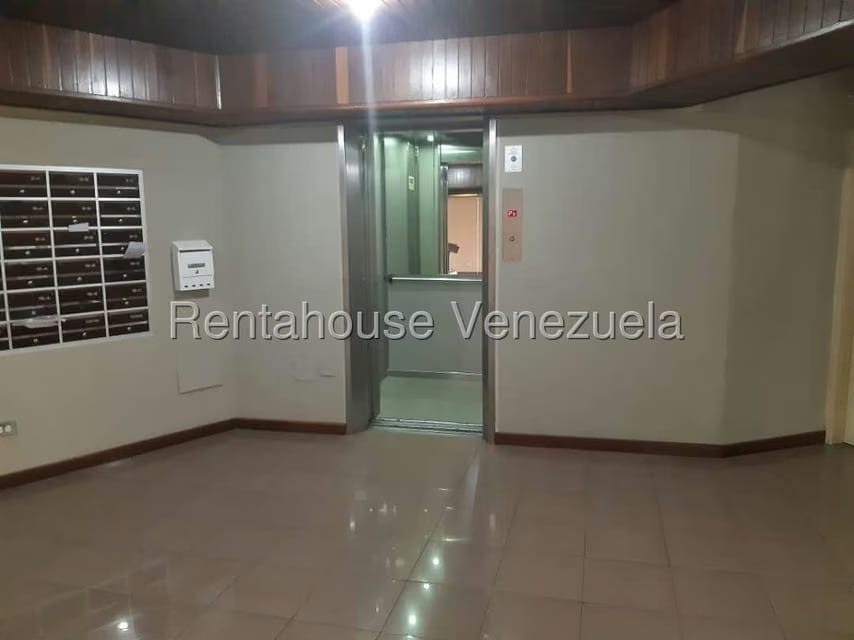 Apartamento (1 Nivel) en Venta en Lomas de Prados del Este, Distrito Metropolitano - 21