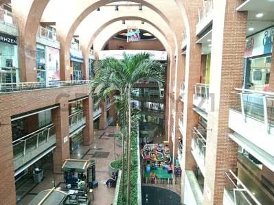 En alquiler local comercial en el C. C.Plaza Las Américas II, municipio Baruta. - 6