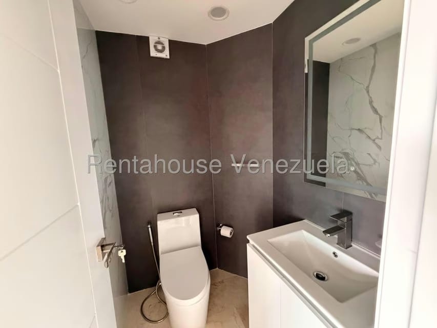 Apartamento (1 Nivel) en Venta en El Rosal, Distrito Metropolitano - 14