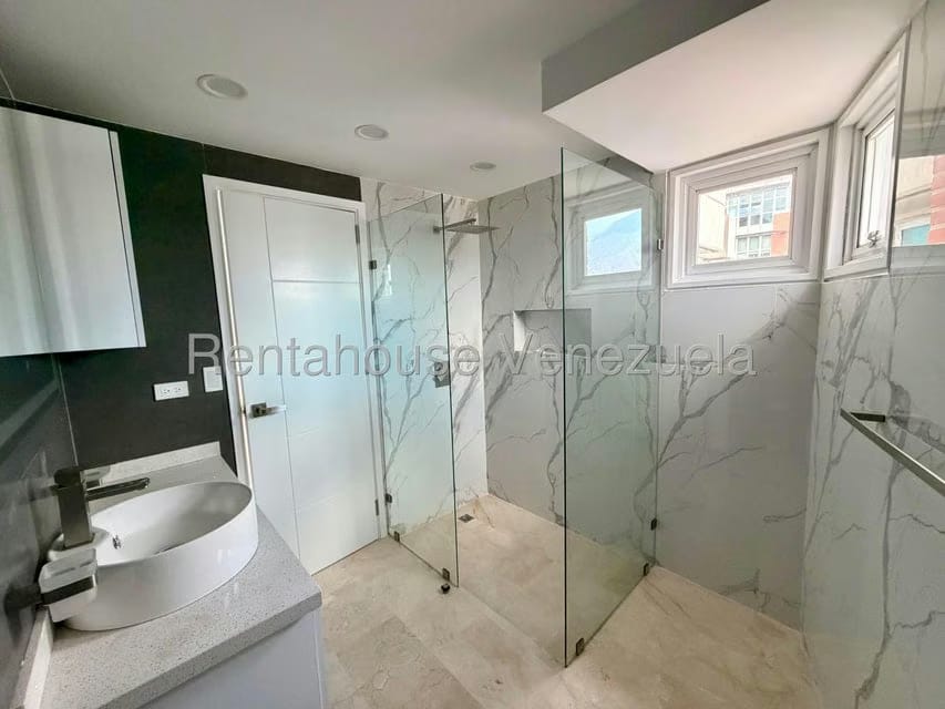 Apartamento (1 Nivel) en Venta en El Rosal, Distrito Metropolitano - 9