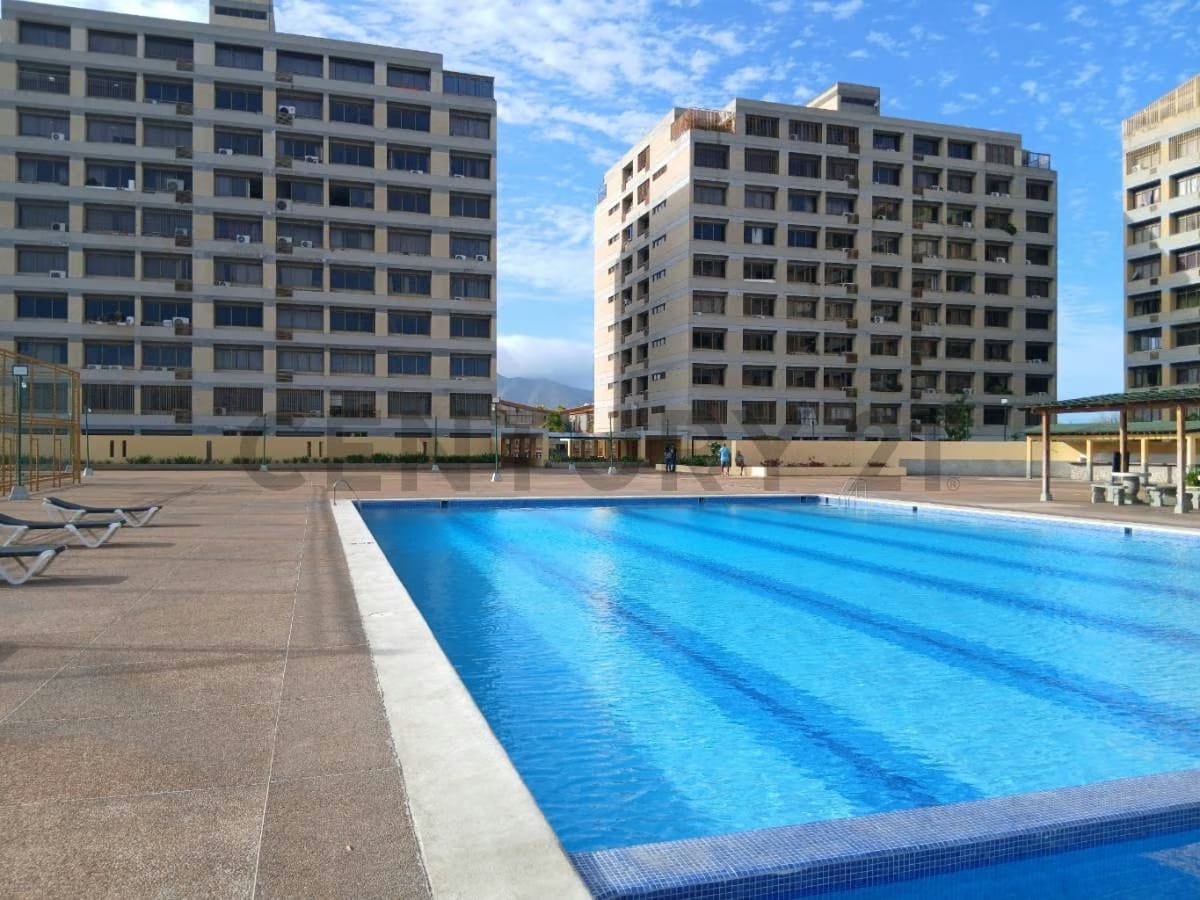 Espectacular Penthouse en Los Geranios, municipio Maneiro - 2