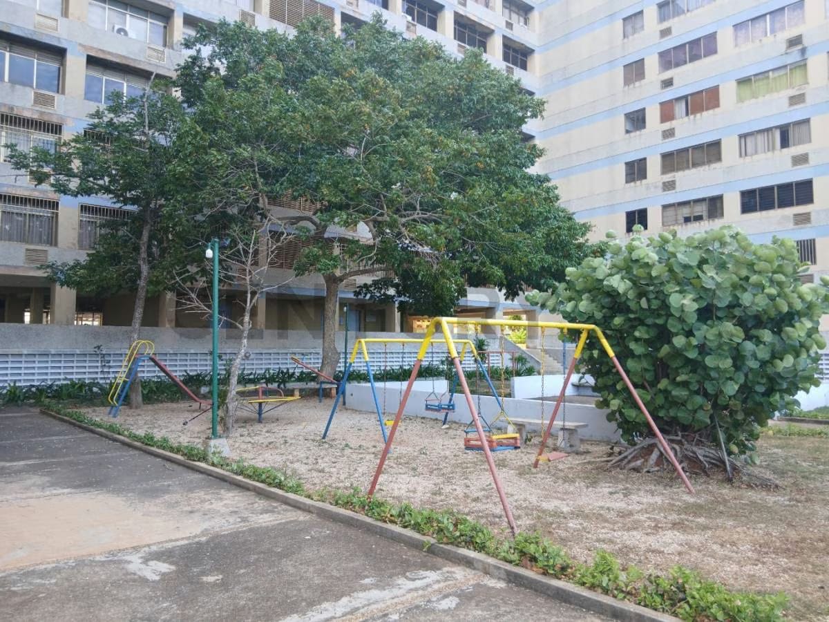 Espectacular Penthouse en Los Geranios, municipio Maneiro - 6