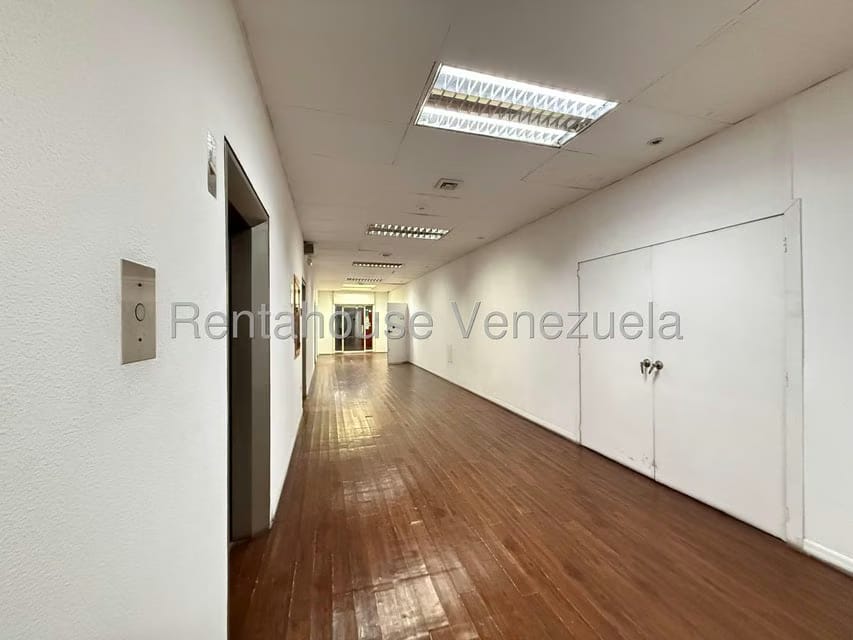 Comercial (Local Comercial) en Alquiler en Los Ruices, Distrito Metropolitano - 3