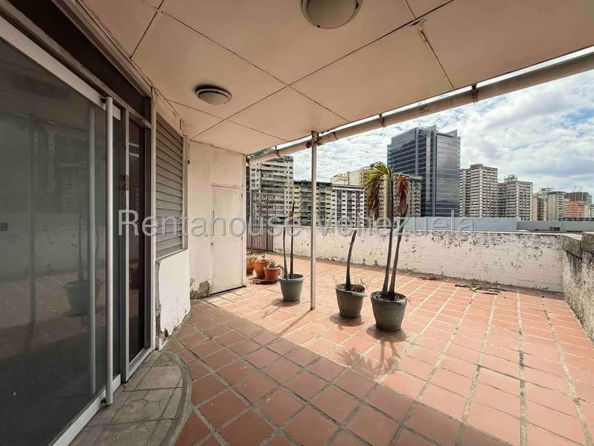 Comercial (Local Comercial) en Alquiler en Los Ruices, Distrito Metropolitano - 28