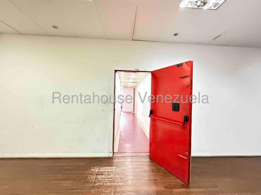 Comercial (Local Comercial) en Alquiler en Los Ruices, Distrito Metropolitano - 6