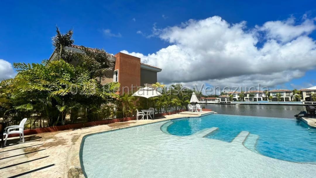 Townhouse (1 Nivel) en Venta en Puerto Encantado, Miranda - 48