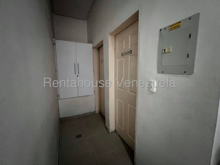 Comercial (Galpon - Deposito) en Venta en Zona Centro, Aragua - 22