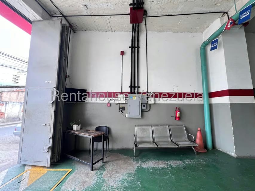 Comercial (Galpon - Deposito) en Venta en Zona Centro, Aragua - 4