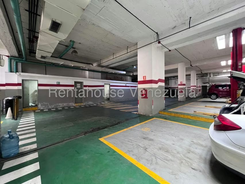 Comercial (Galpon - Deposito) en Venta en Zona Centro, Aragua - 32