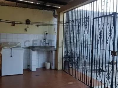 Casa en venta para uso comercial o habitacional en Porlamar, Nueva Esparta - 4