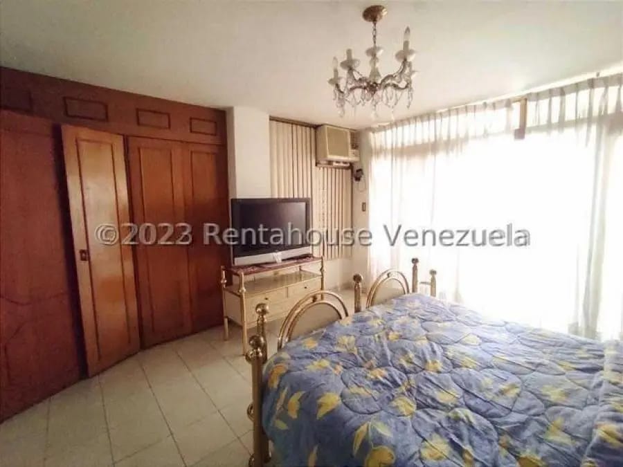 Apartamento en Venta en Las Delicias Maracay - 3