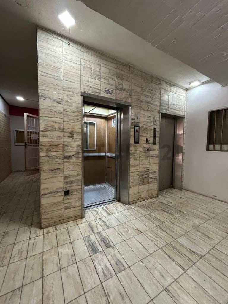 Apartamento en la avenida 4 de mayo - 6