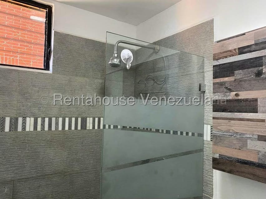 Apartamento (1 Nivel) en Alquiler en Colinas de La Tahona, Distrito Metropolitano - 21