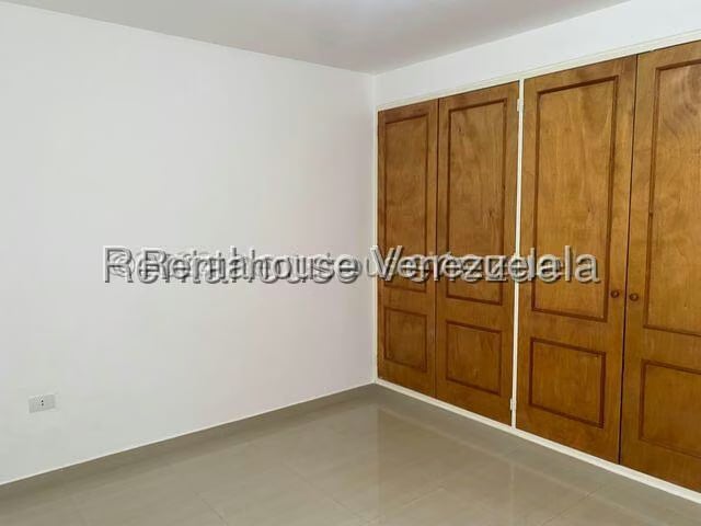 Apartamento (1 Nivel) en Alquiler en Colinas de La Tahona, Distrito Metropolitano - 22