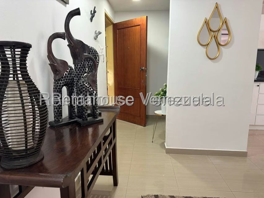 Apartamento (1 Nivel) en Alquiler en Colinas de La Tahona, Distrito Metropolitano - 4