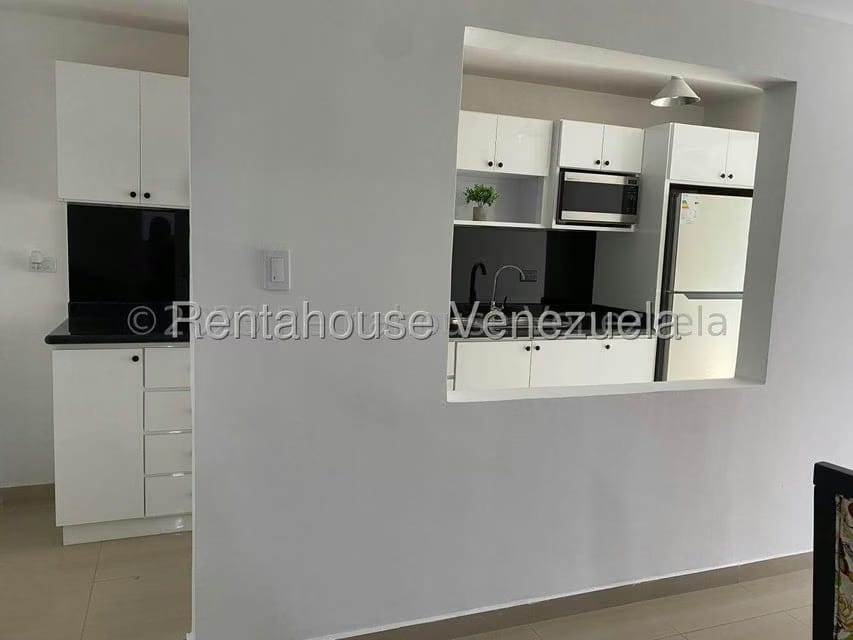 Apartamento (1 Nivel) en Alquiler en Colinas de La Tahona, Distrito Metropolitano - 9