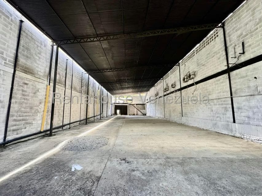 Comercial (Galpon - Deposito) en Venta en Baruta, Distrito Metropolitano - 3