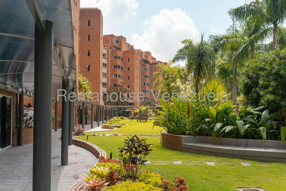 Apartamento (Multiples Niveles) en Venta en Macaracuay, Distrito Metropolitano - 2
