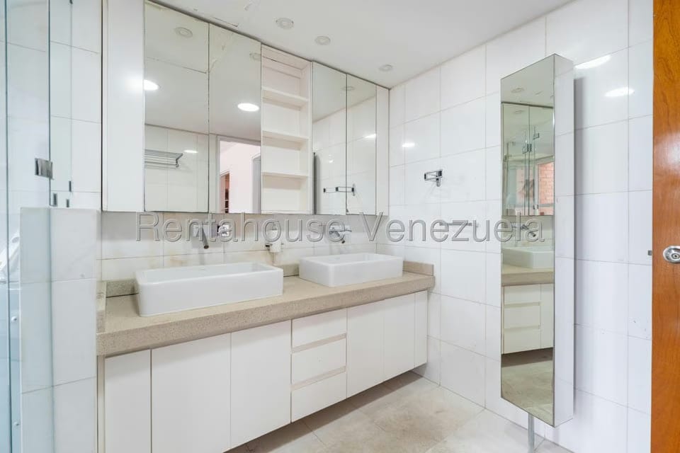 Apartamento (Multiples Niveles) en Venta en Macaracuay, Distrito Metropolitano - 26