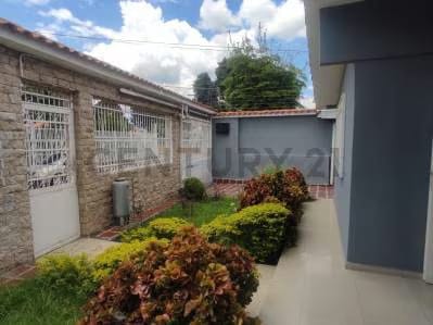 Casa en Venta Fundación Mendoza Maracay - 3