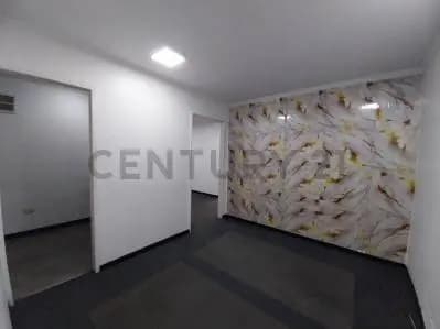 Oficina amoblada en Alquiler en El Rosal