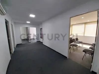 Oficina amoblada en Alquiler en El Rosal - 2