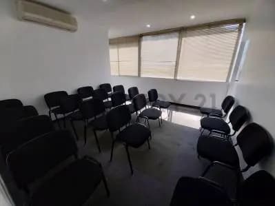 Oficina amoblada en Alquiler en El Rosal - 4